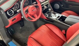 宾利最新款飞驰2024爆料,奢华升级，驾驭未来经典